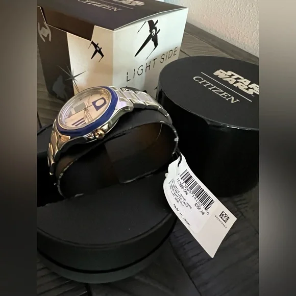 CITIZEN STAR WARS R2D2 WATCH LIMITED EDITION 1282/1977 NIB STARWARS - Picture 3 of 6